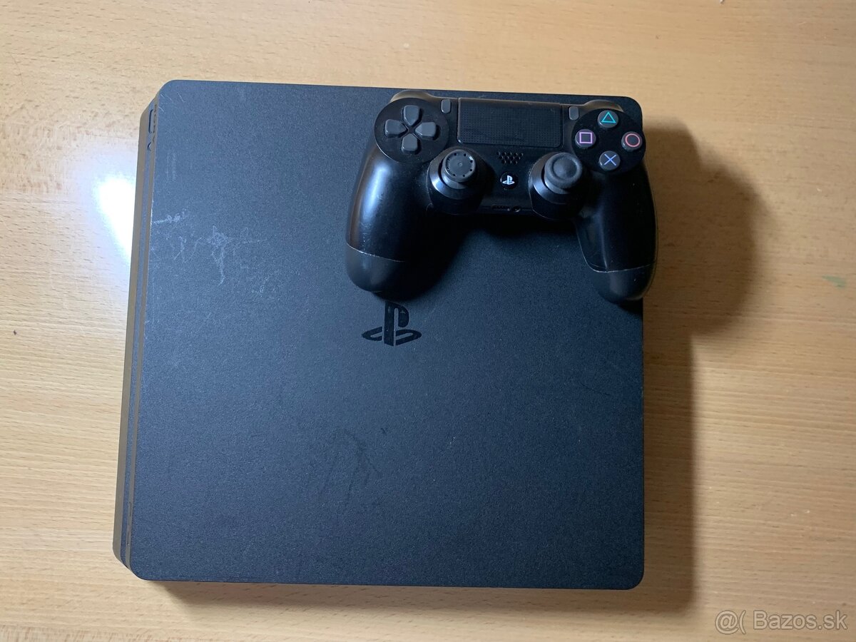 PlayStation 4 Slim