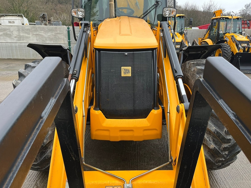 JCB 4CX - joysticky, klima, pouze 1850mth, TOP stav