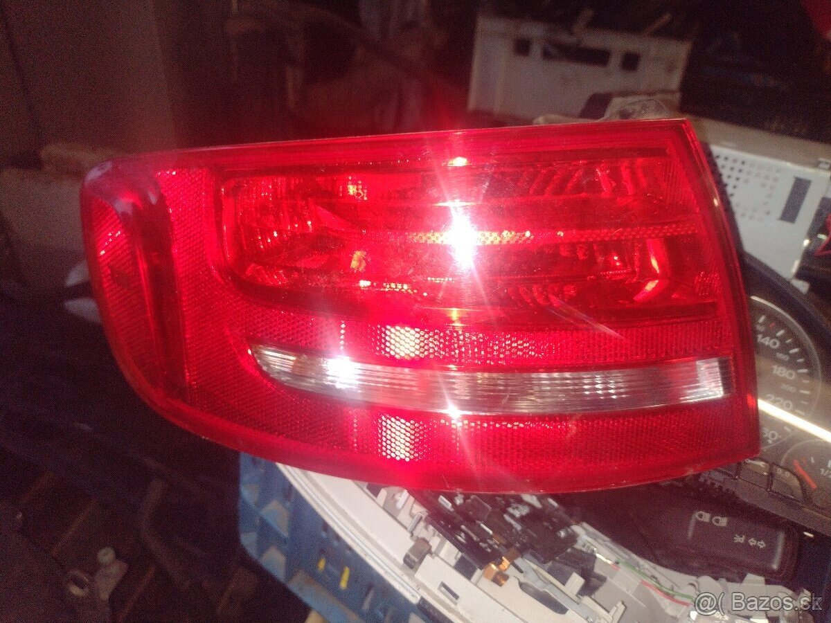 Org.obyč.levé zadní vnější světlo Audi A4 b8 combi