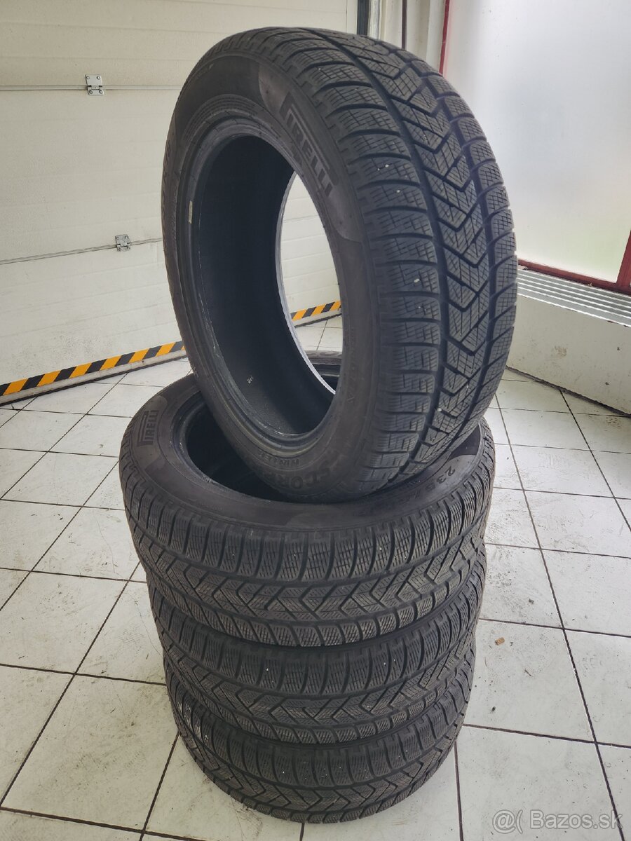 Predám zimne 235/55 R18 PIRELLI