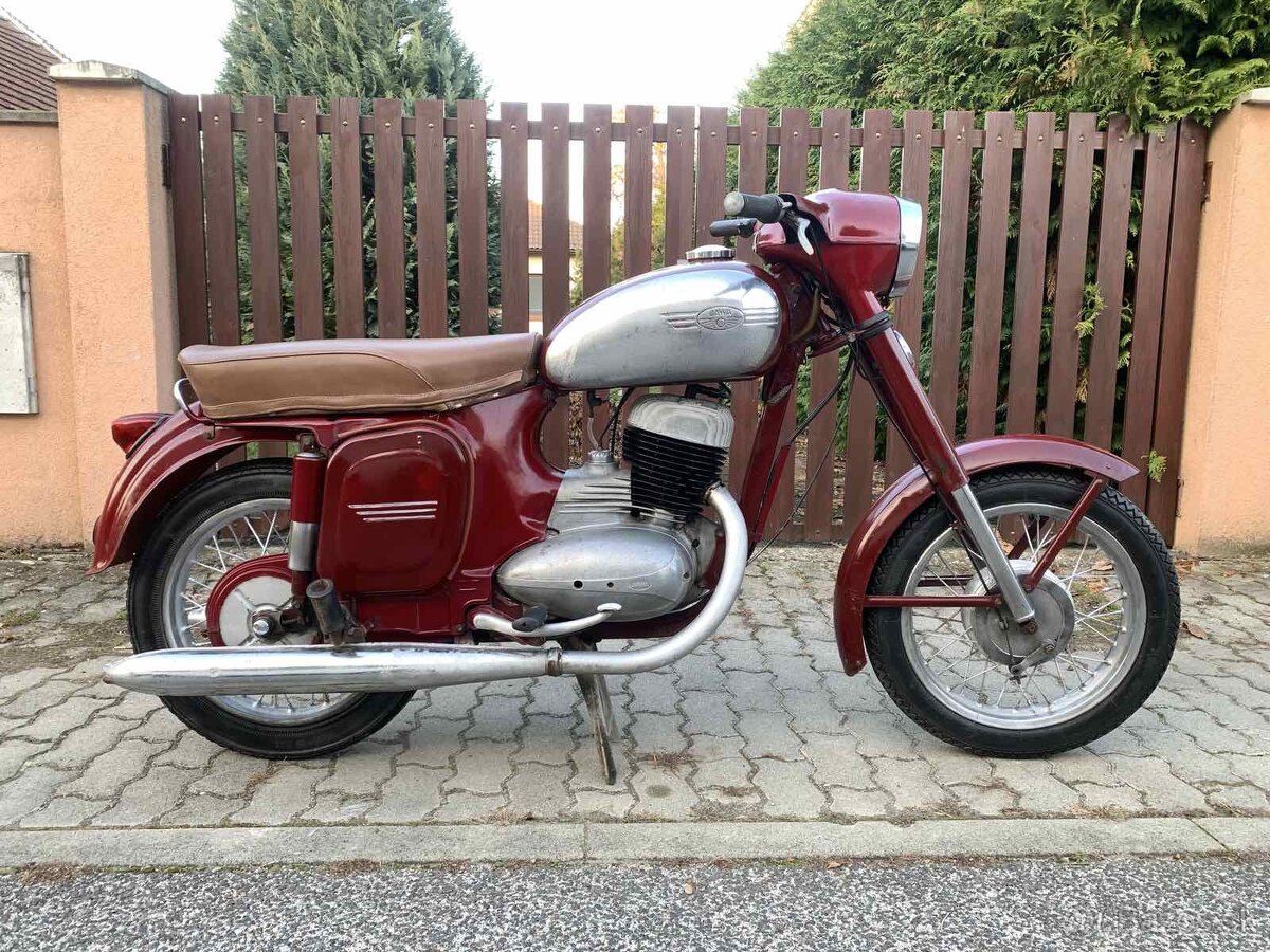 JAWA 250 s TP ŠPZ STK 4roky