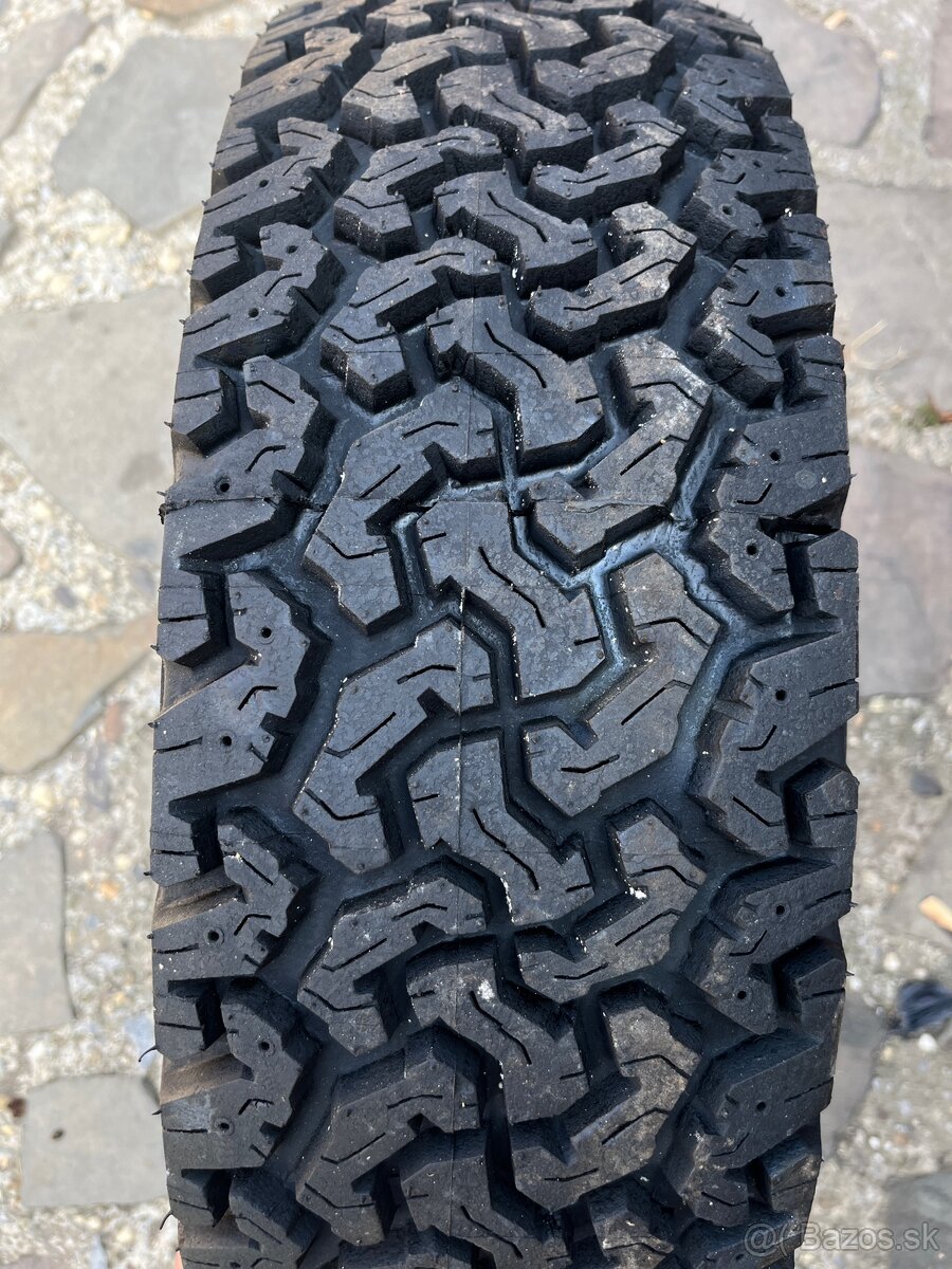 Predám Pneu Ovada All terrain 215/70 R16