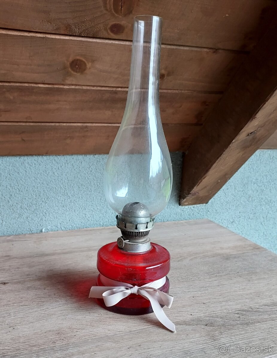 petrolejová lampa