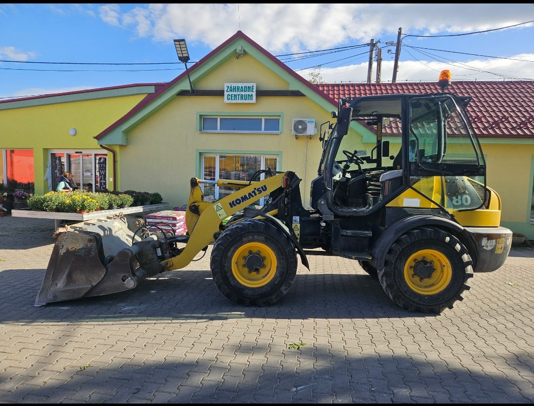 kolesový nakladač KOMATSU WA80-5