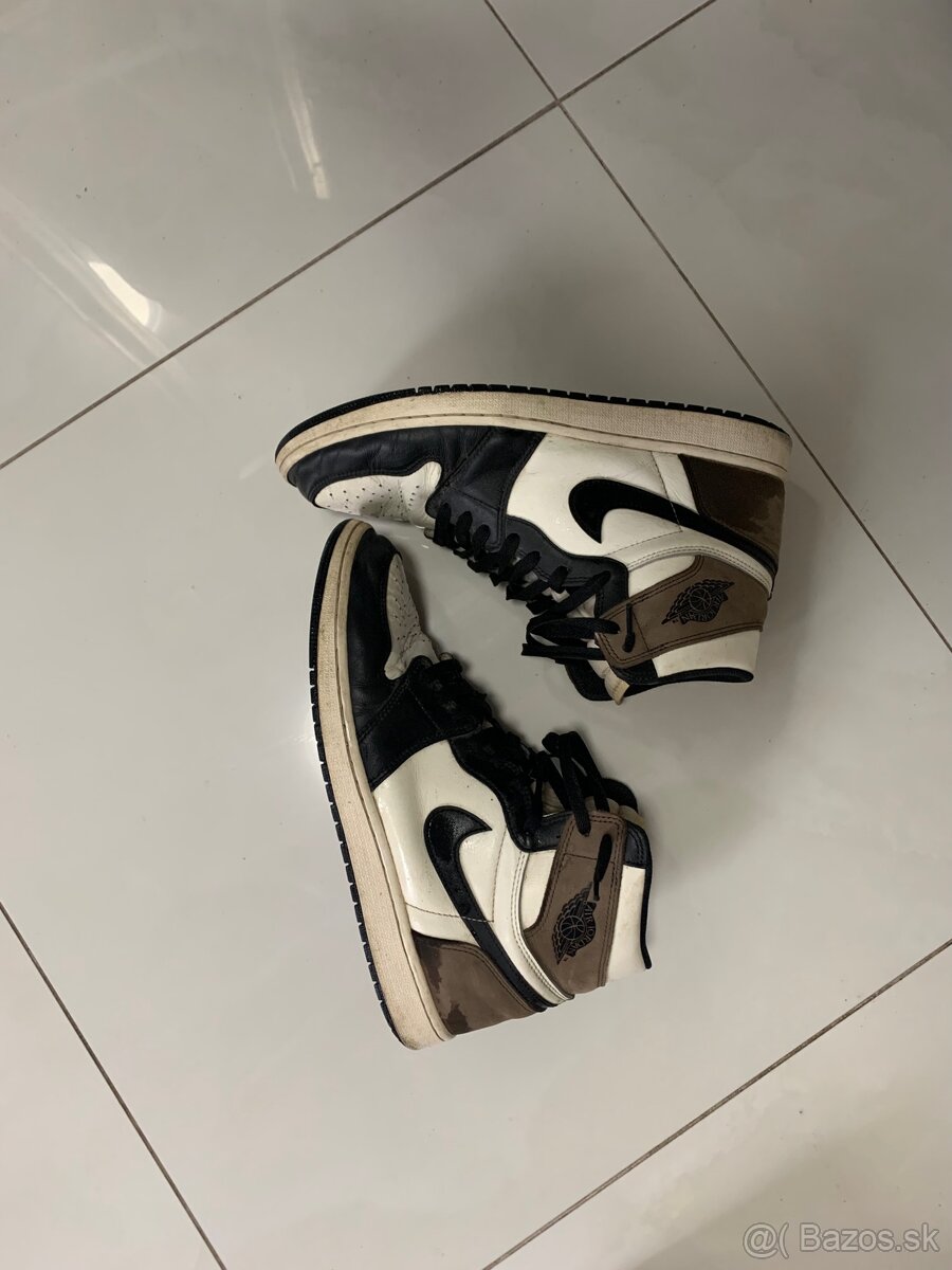 Jordan 1 Dark Mocha