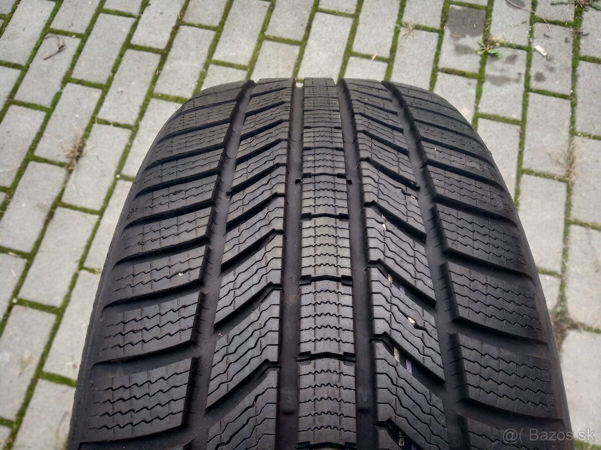 Zimné pneu Continental WiterContact TS870P 235/40 R19 XL