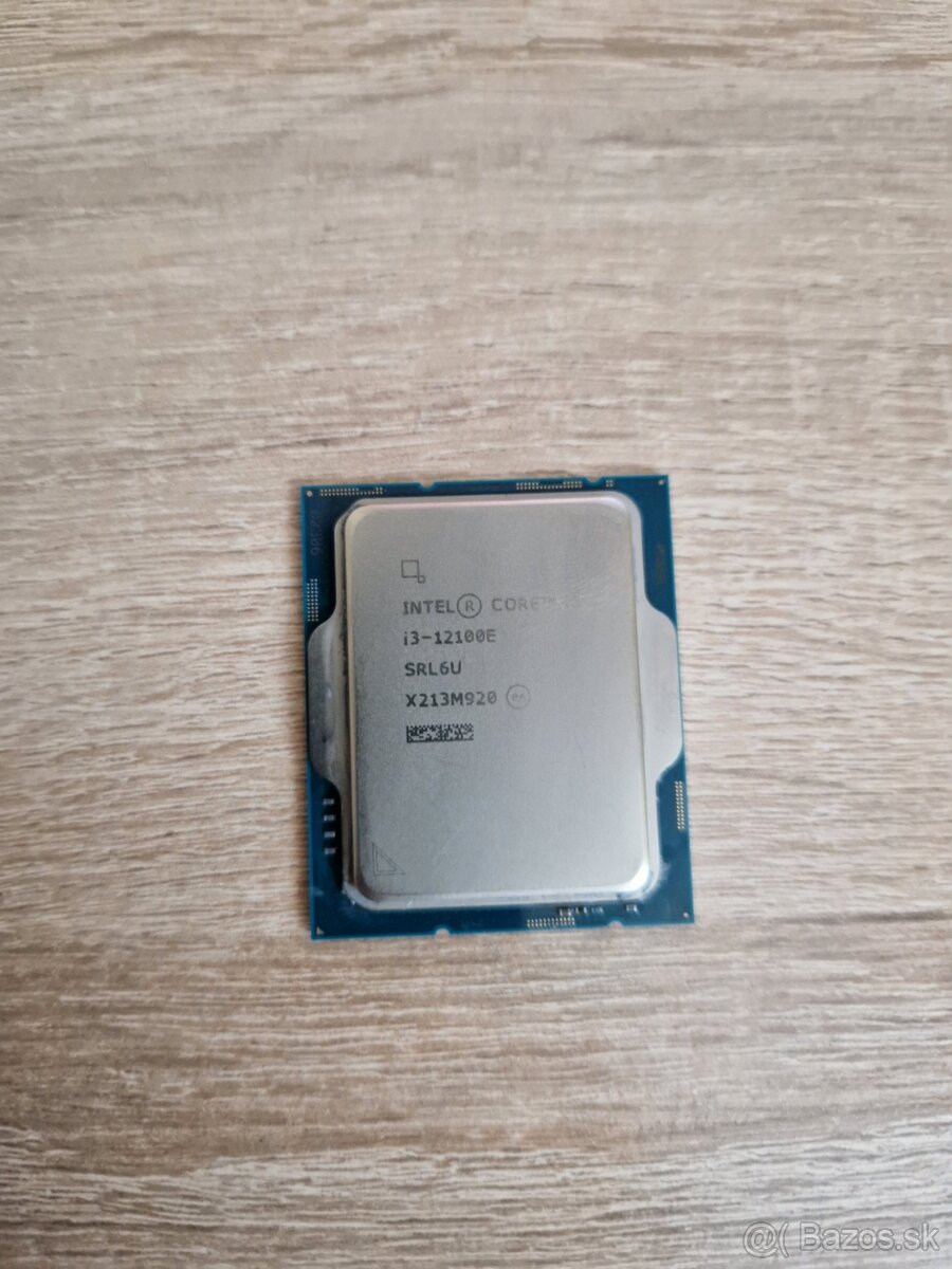 Intel i3 12100E