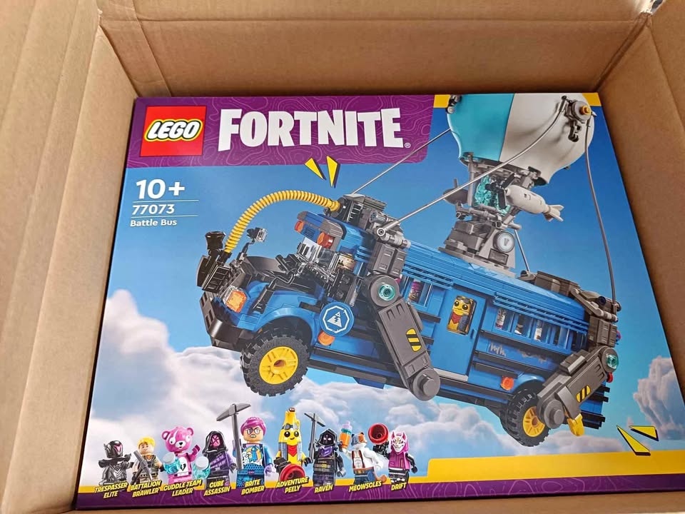 LEGO® Fortnite 77073 Bojový autobus