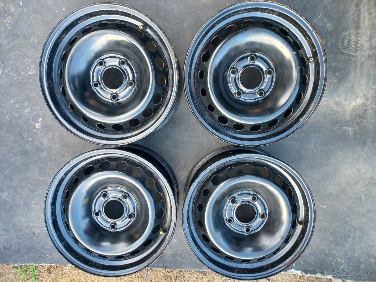 R15, 5x114.3, plechové disky