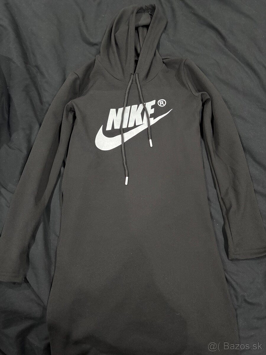 Nova Nike dlha mikina