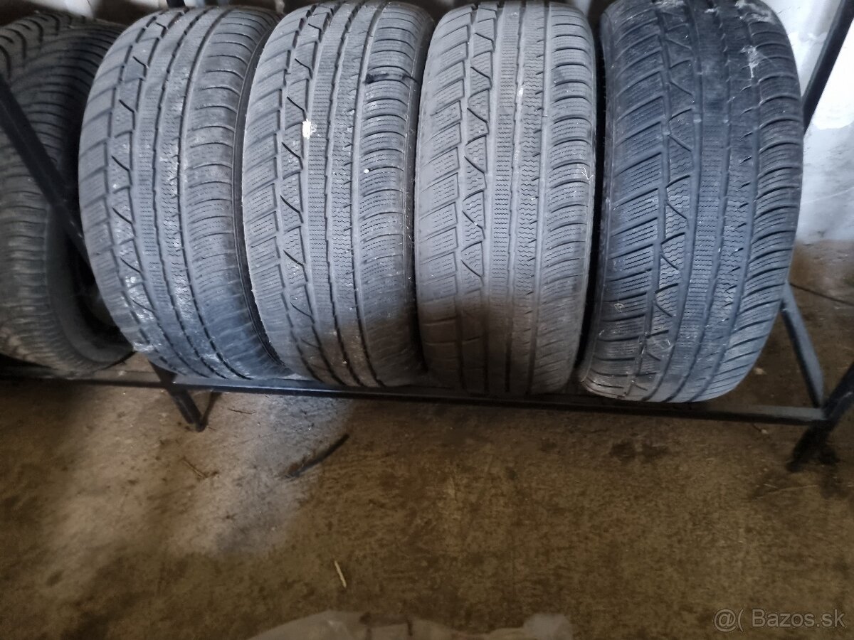 Predam zimne pneu 245/45 R19