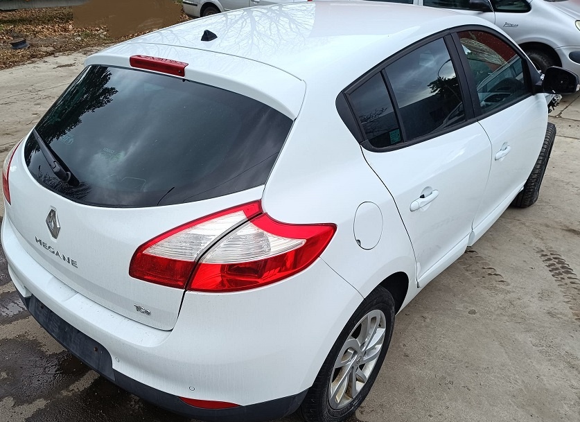 Renault Megane 1.2 Tce 2014 predám DVERE, prevodovka, H5F mo