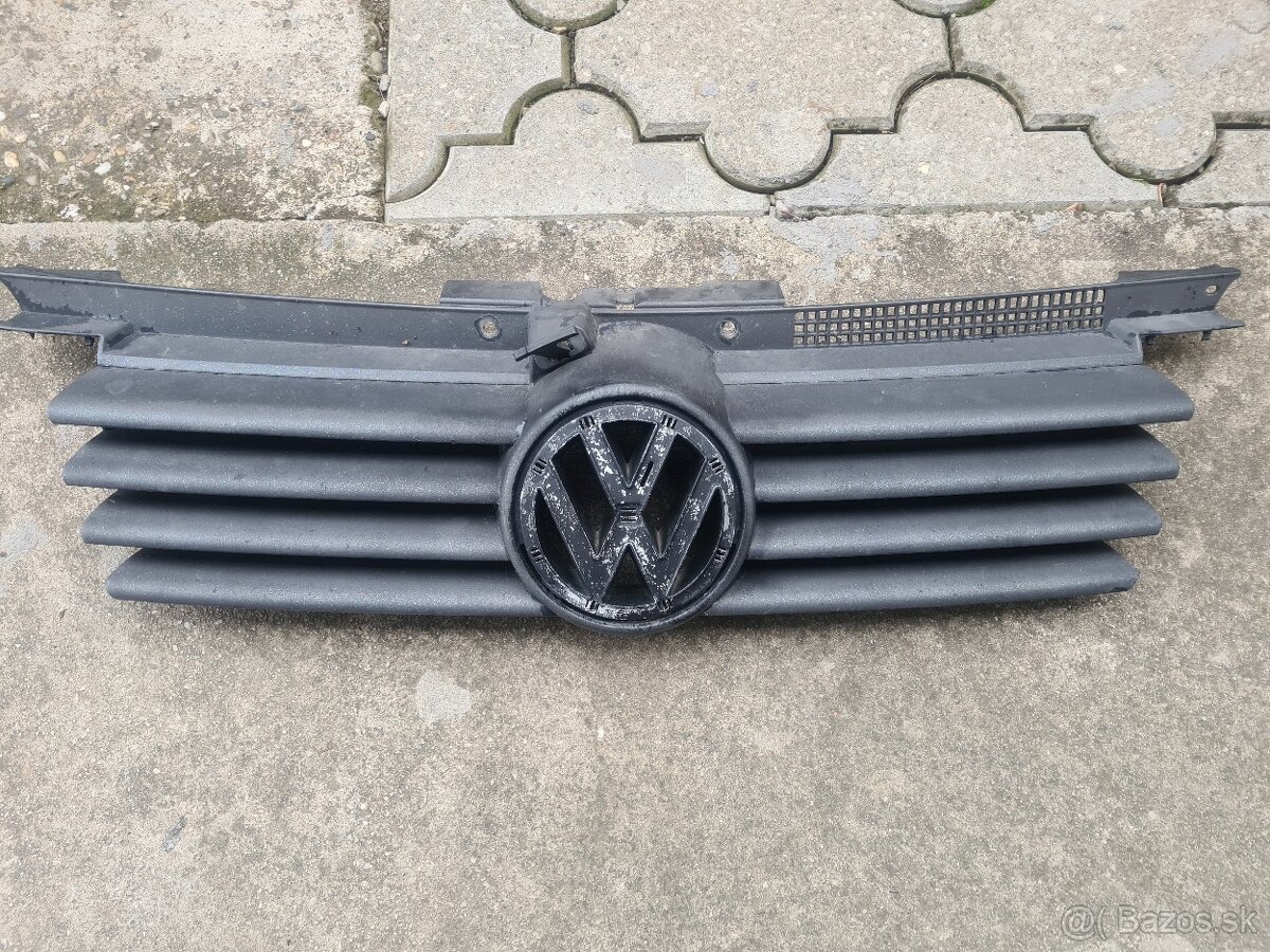 VW Bora maska