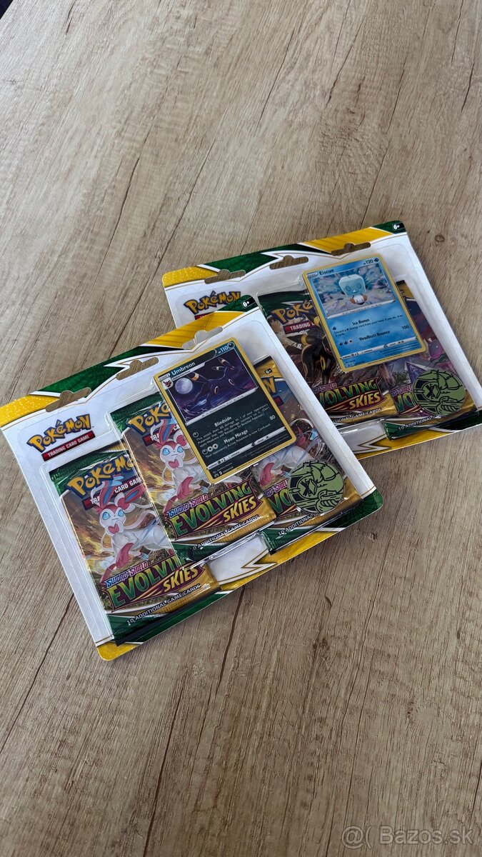 Evolving Skies: Umbreon 3-Pack Blister