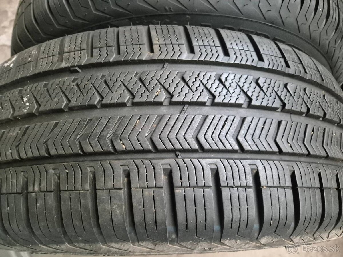 215/55r17 celoročné 2 ks VREDESTEIN dezén 7,6 mm DOT2018