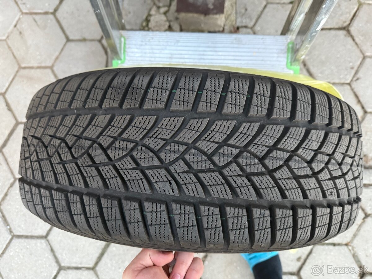 Zimné pneumatiky 215/55R17 98V Goodyear ULTRAGRIP