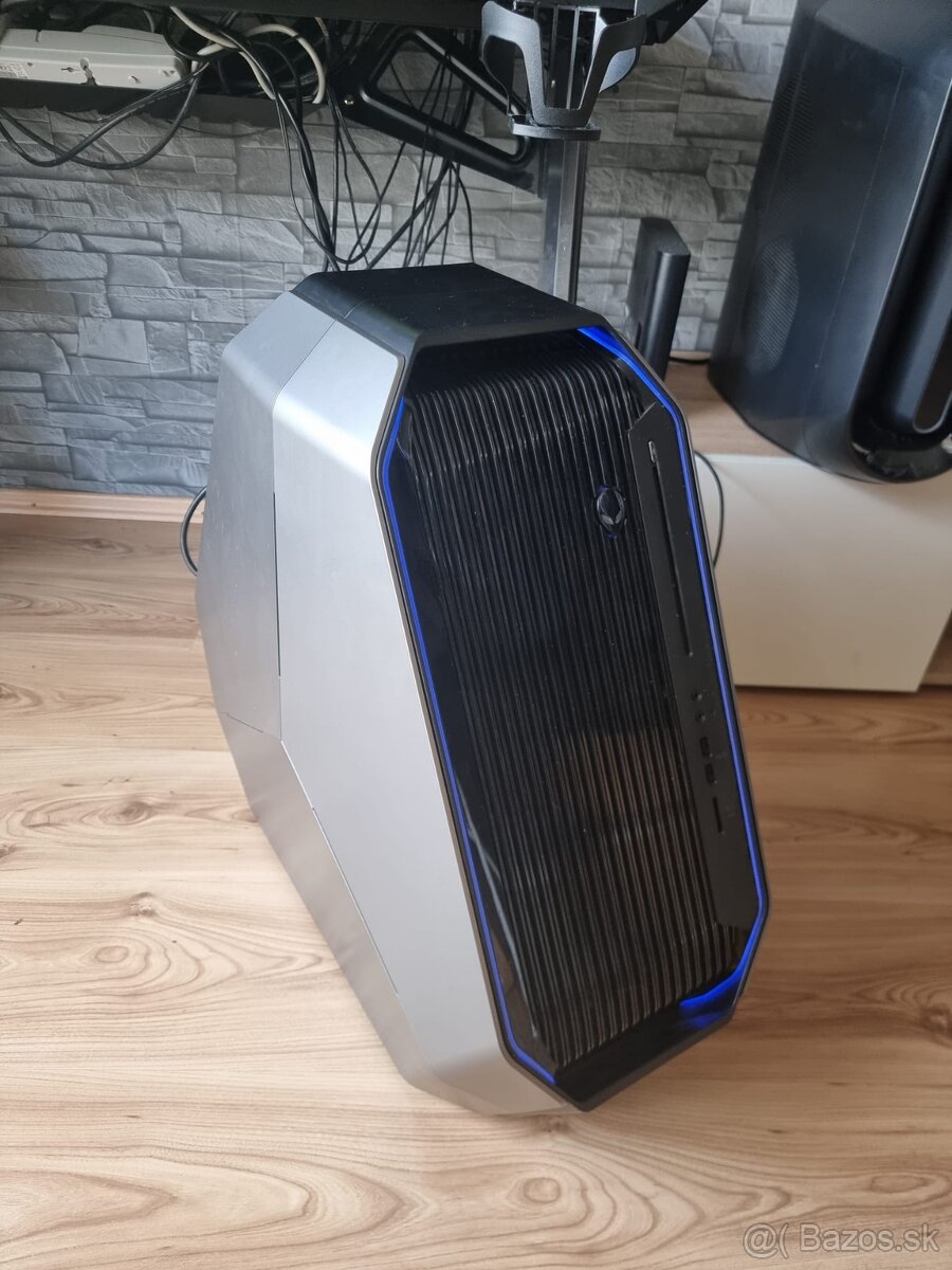 Alienware area 51-R2