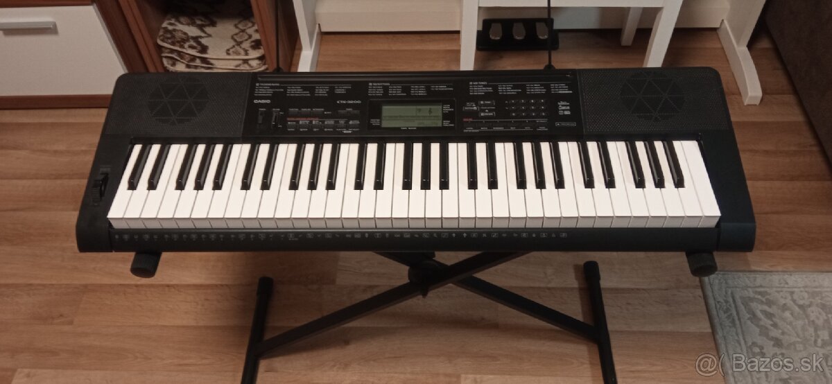 CASIO CTK-3200 SO STOJANOM