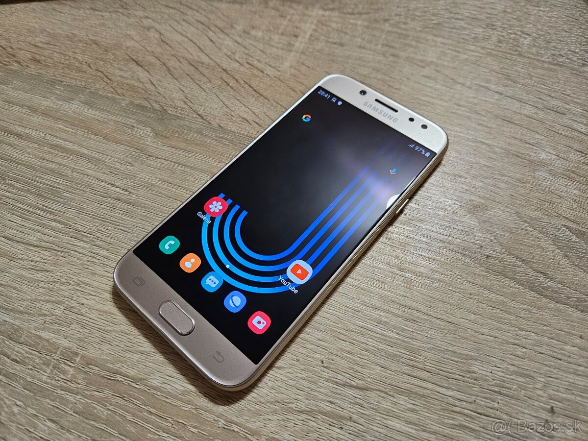 Samsung j5 v super stave bol velmi malo pouzivany telefon s