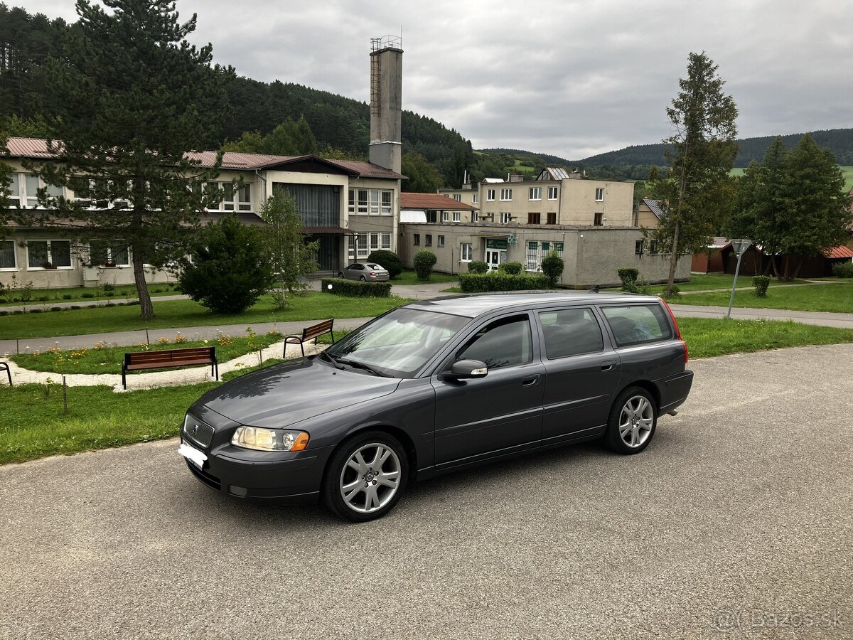 Volvo V70 D5 Momentum A/T 2007r.