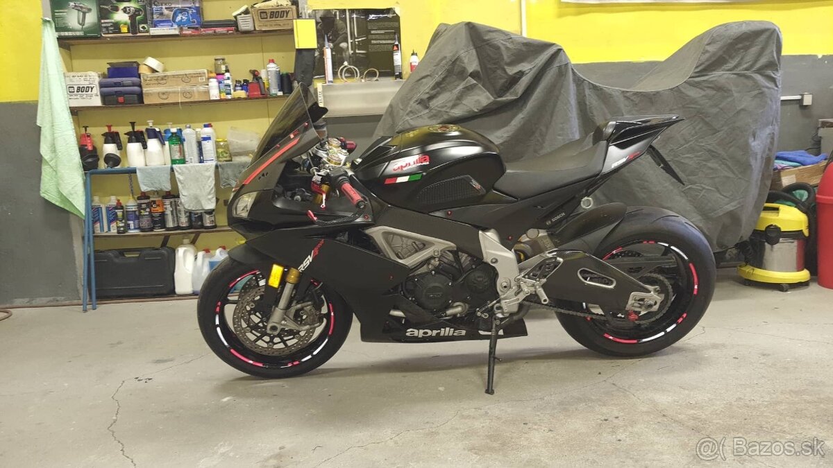 Aprilia RSV4RR 1000 APRC 2016