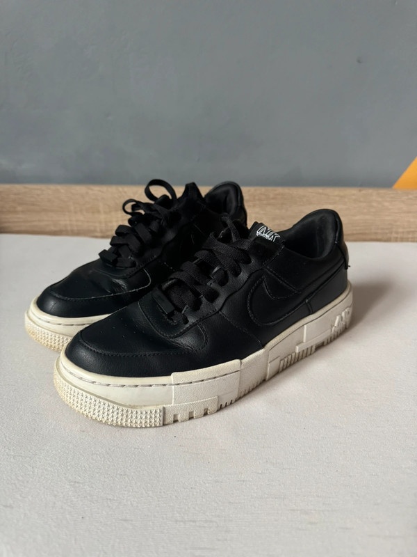 Nike Air Force 1 Pixel "Black"