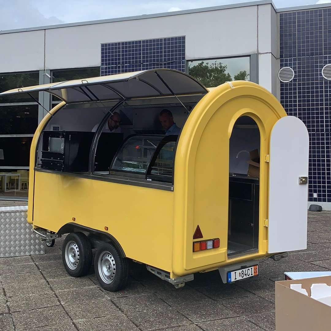 Food truck - pojazdná kuchyňa, výčap, predajňa