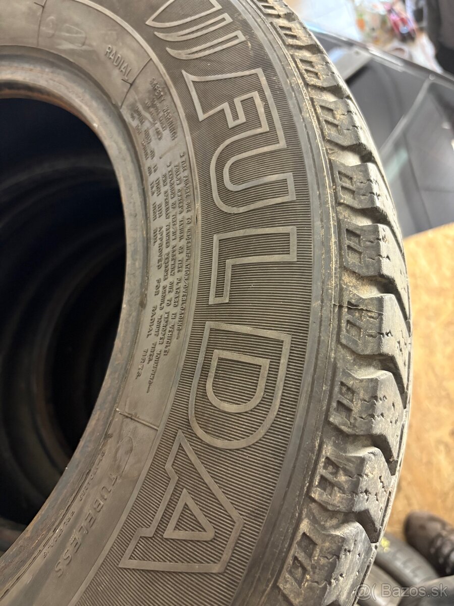 205/75 R16 C