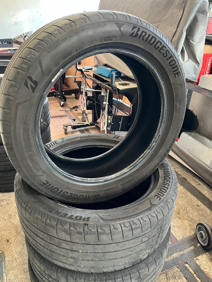 2x Bridgestone 225/50 r18 letné