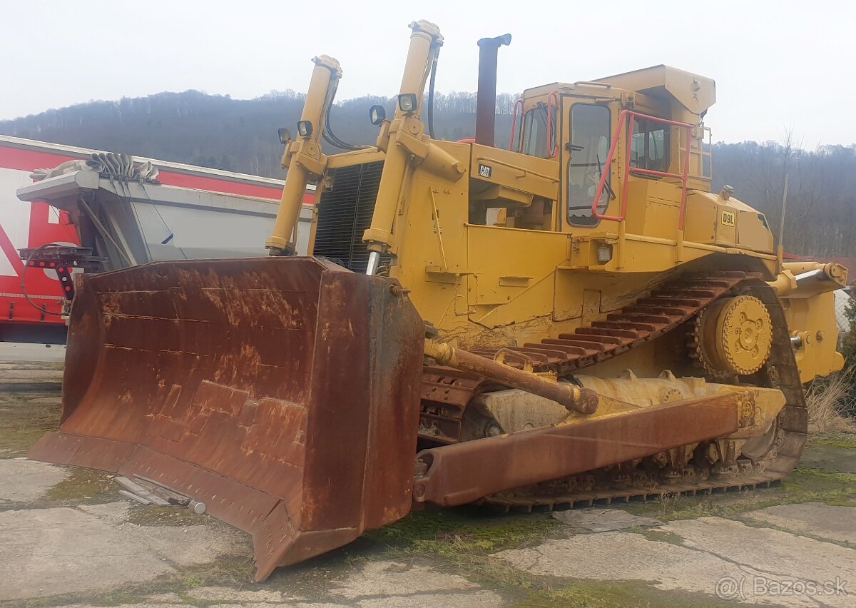 50t CAT D9L nové pásy+ motor měněn, rozrývák dozer