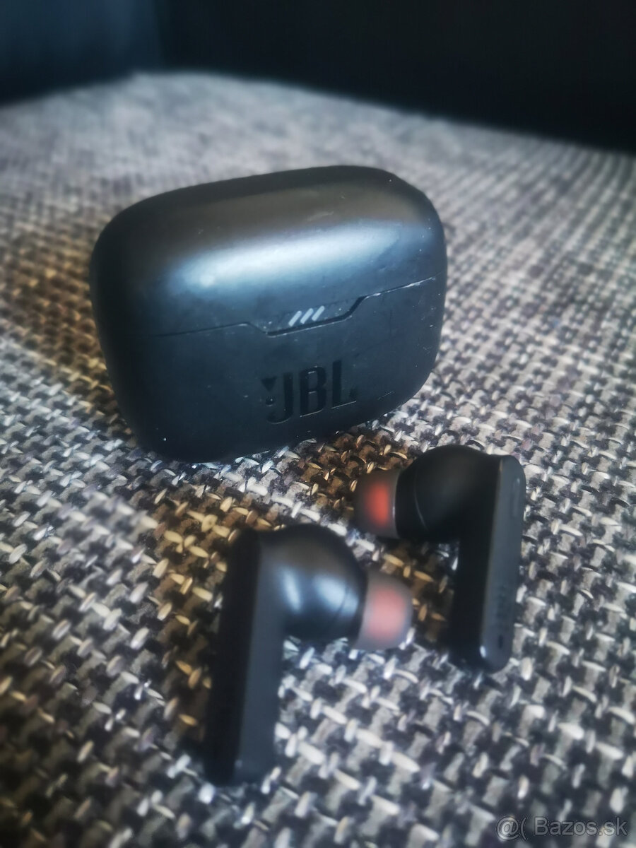 JBL TUNE 230 NC TWS bluetooth sluchadla