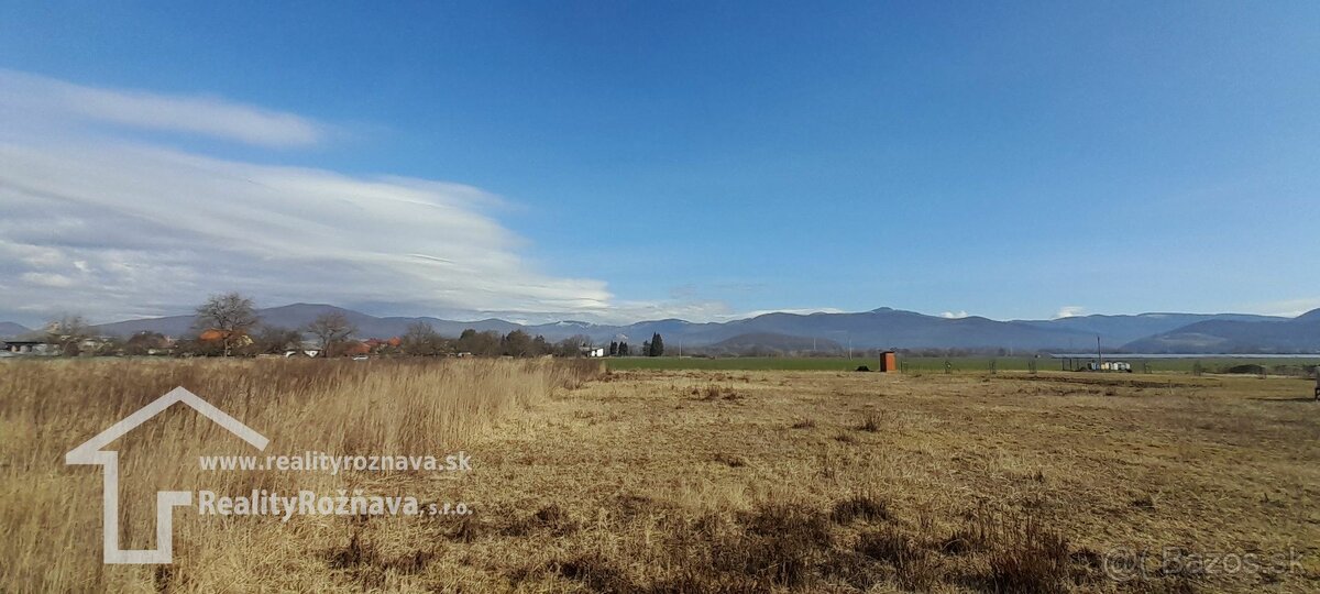 Stavebný pozemok v obci Krásnohorská Dlhá Lúka.