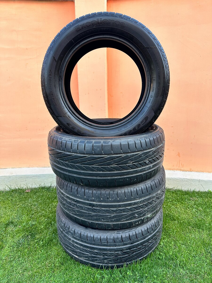 Predam letne pneu Good Year Excellence 235/55R17