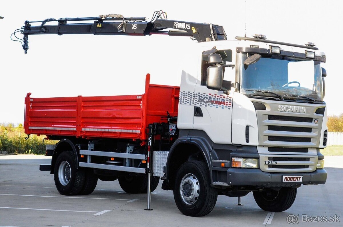 SCANIA R380 - 4X4 TROJSTRANNÝ SKLÁPAČ + HYDR. RUKA - EU-4