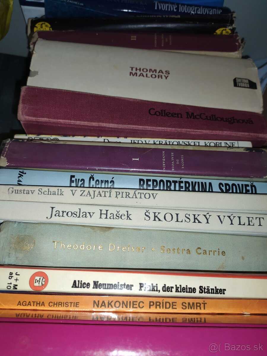 Knihy: Hašek, Agatha Christie, Malory, foto