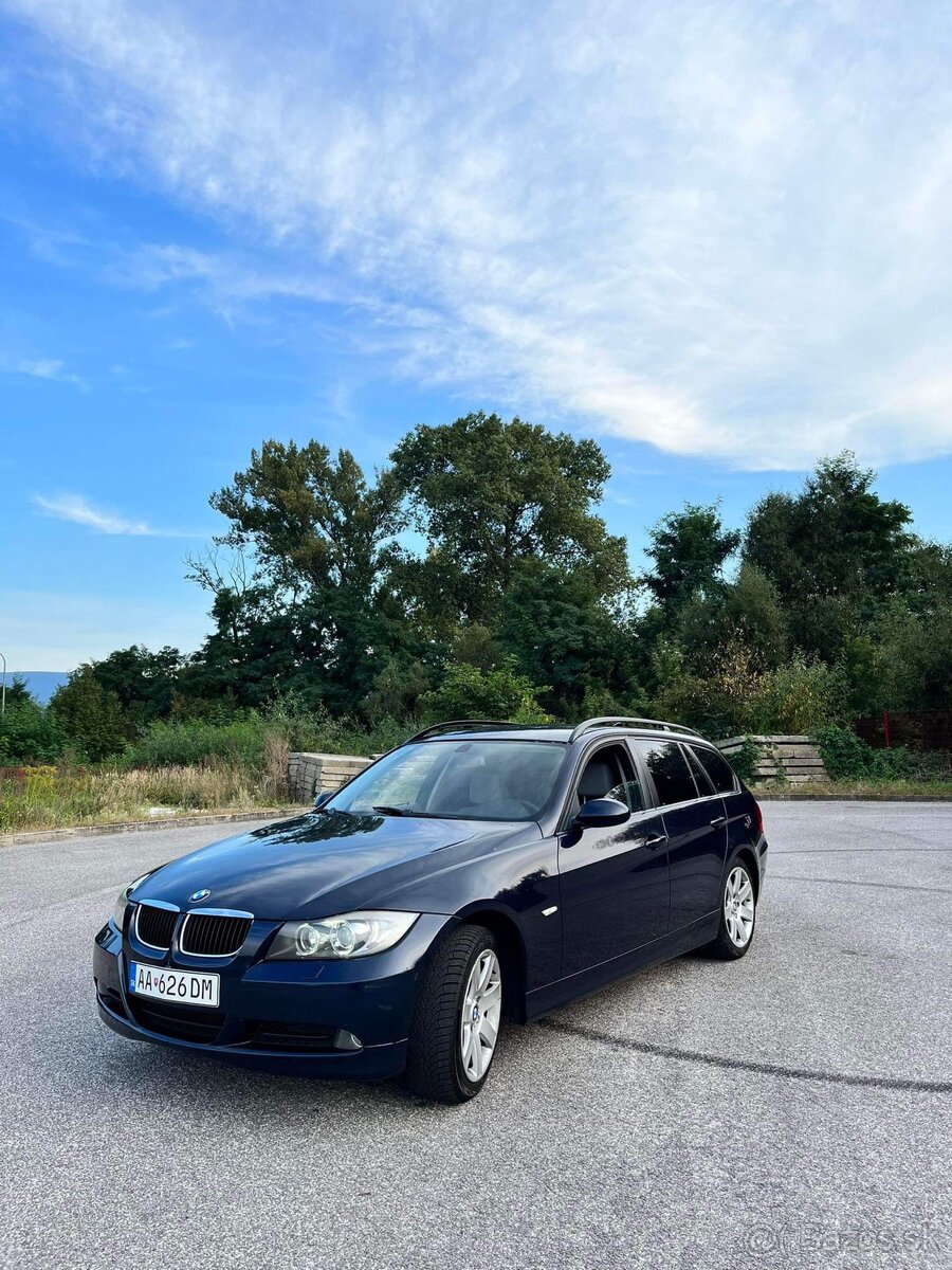 BMW E91 320i