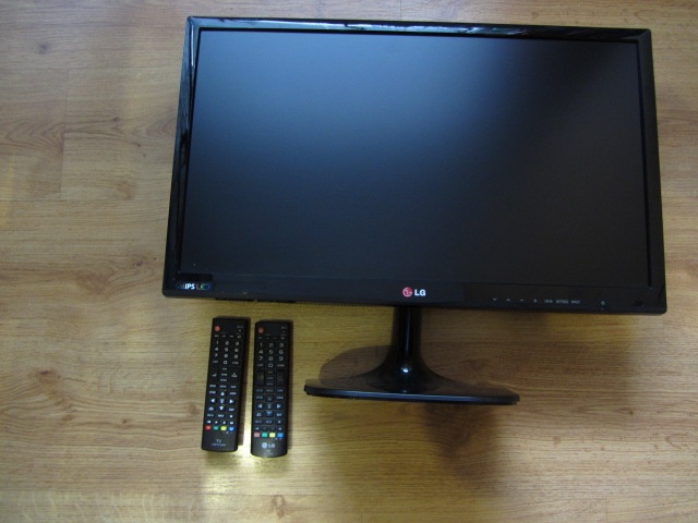 Predám monitor LG 24MT55D