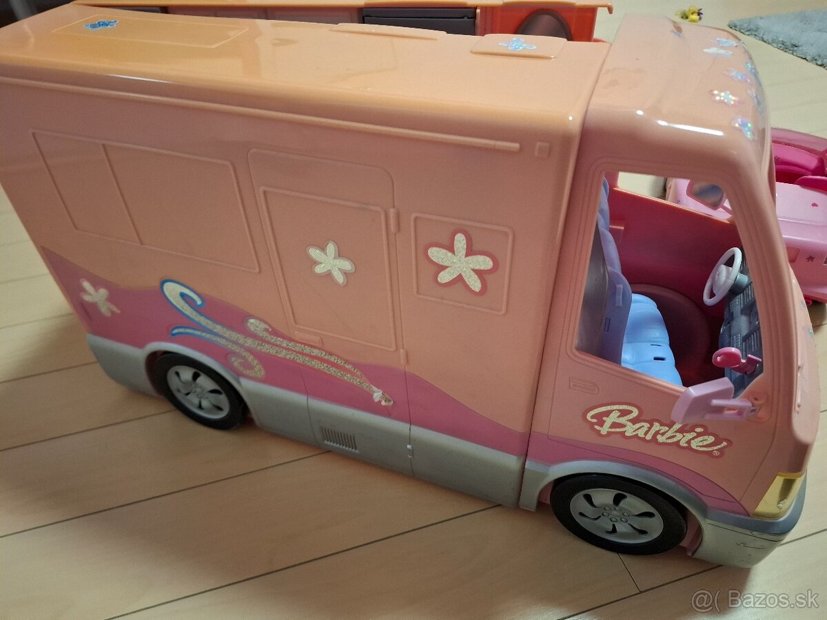 Barbie dom a auto