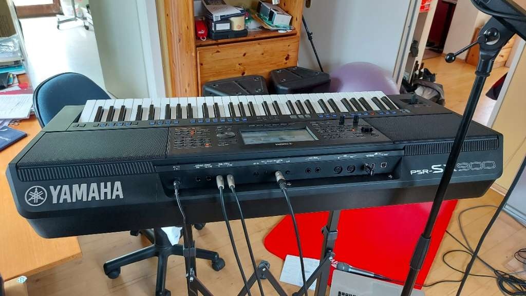 Yamaha Keyboard PSR SX 900