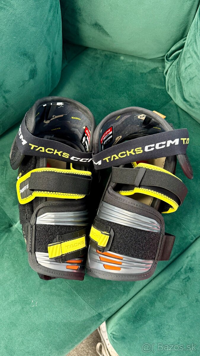 Lokty CCM Tacks AS-V Pro