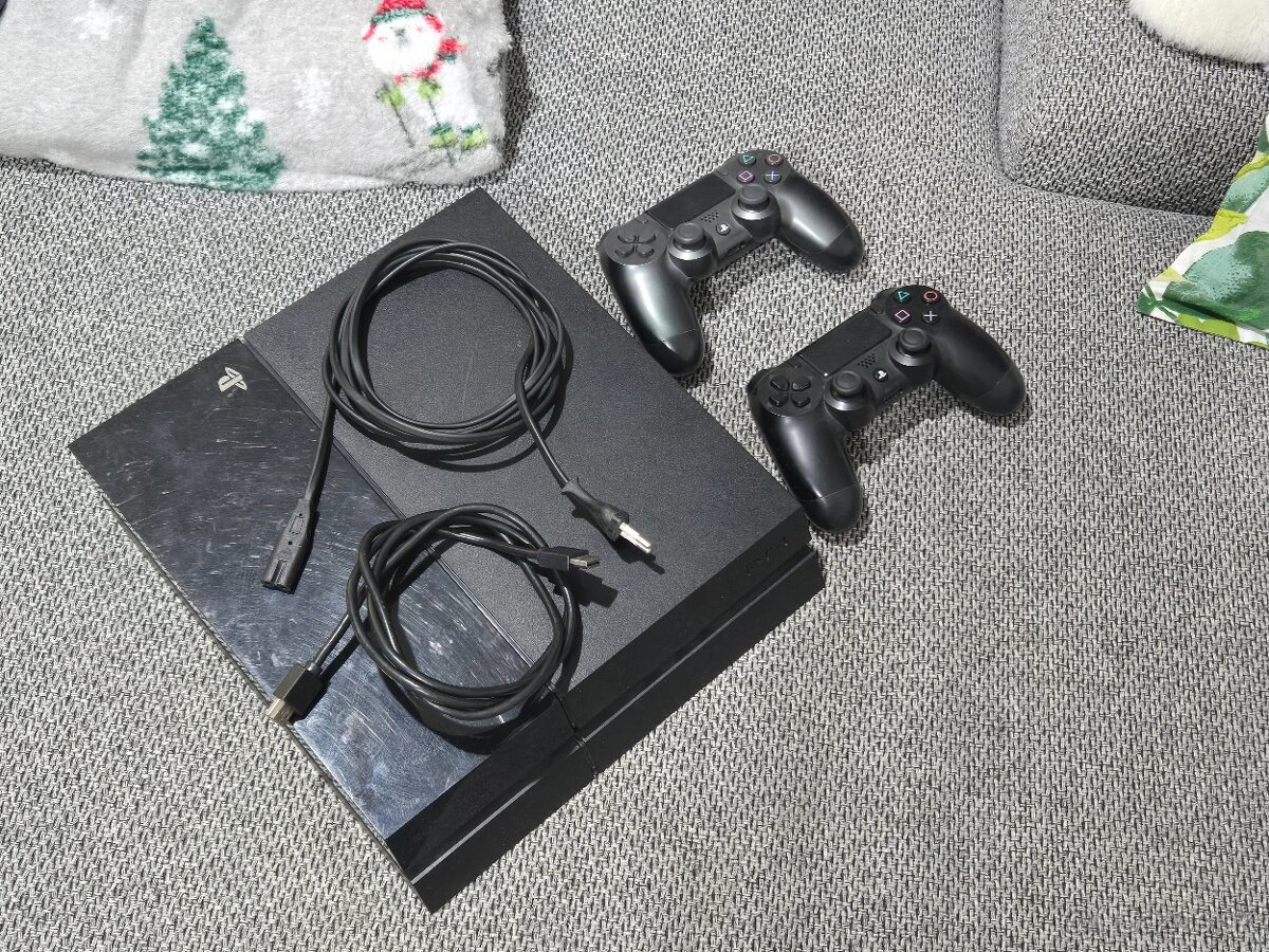 PS4 + ovládače + 1TB SSD