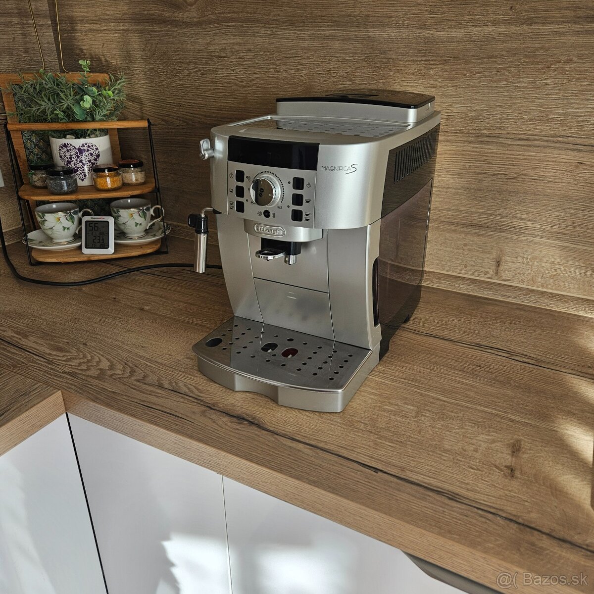 Kavovar delonghi magnifika