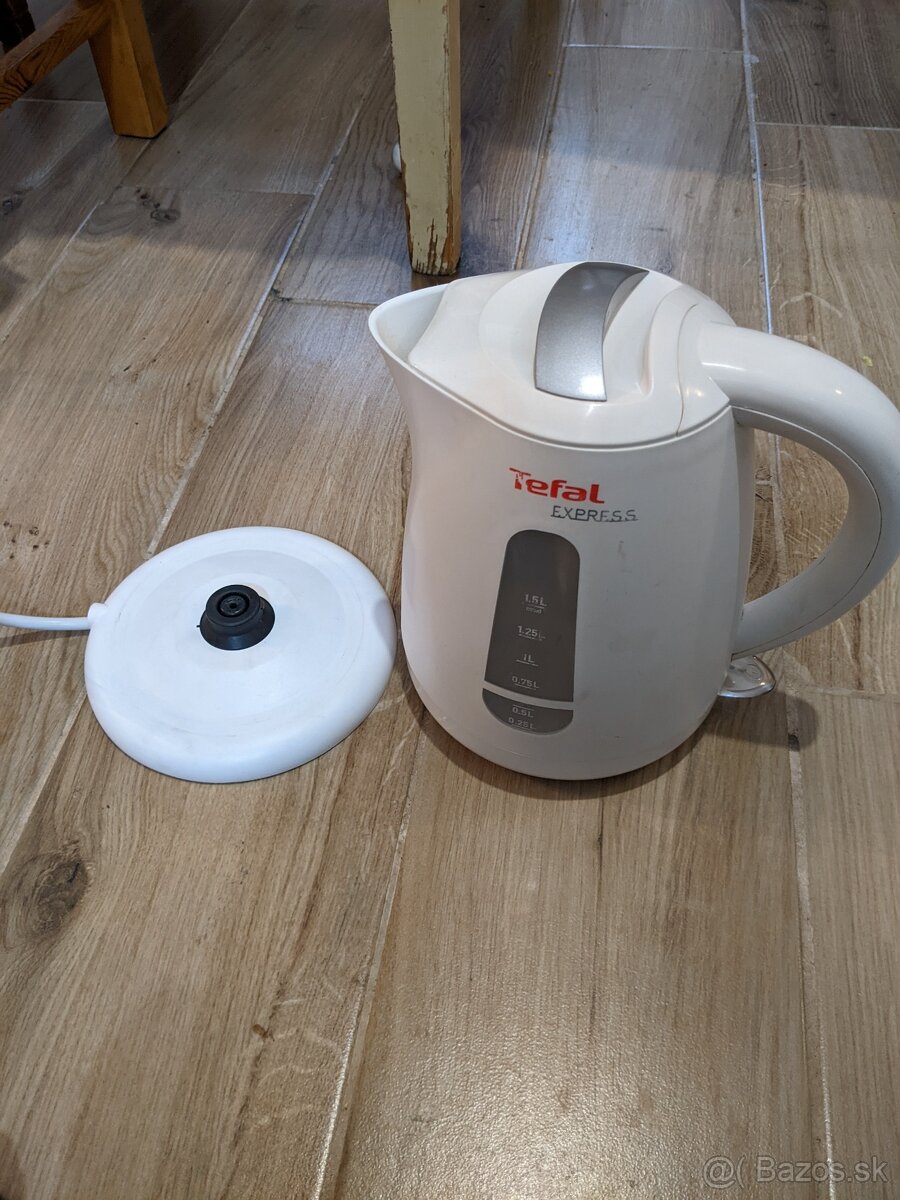 Rýchlovarná kanvica Tefal Express biela 1.5L 2400W