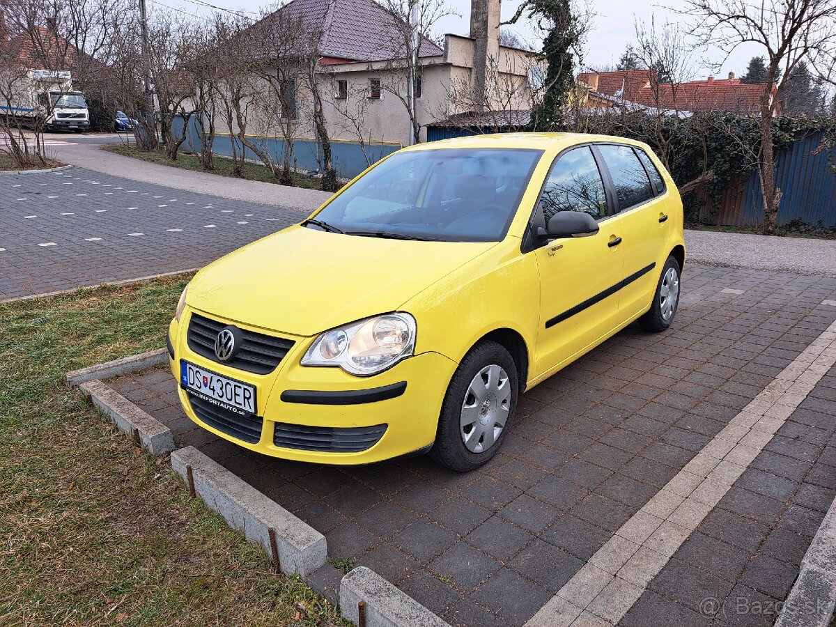 Volkswagen polo 1.2
Rok výroby : 2006

Najazdené:186 000k