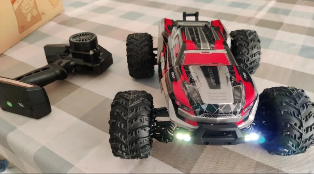 RC auto Conquer (červené)