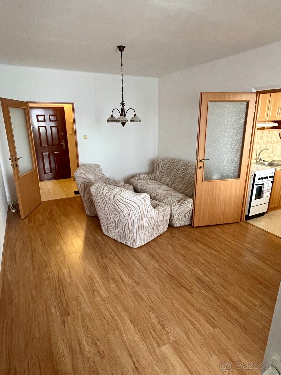 Na predaj pekný 3-izbový byt s balkónom , 77m2