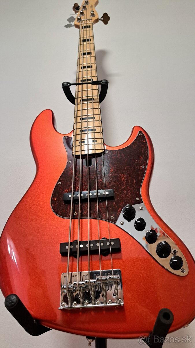 Sire Marcus Miller V7 Metallic Red 5 strunová basgitara