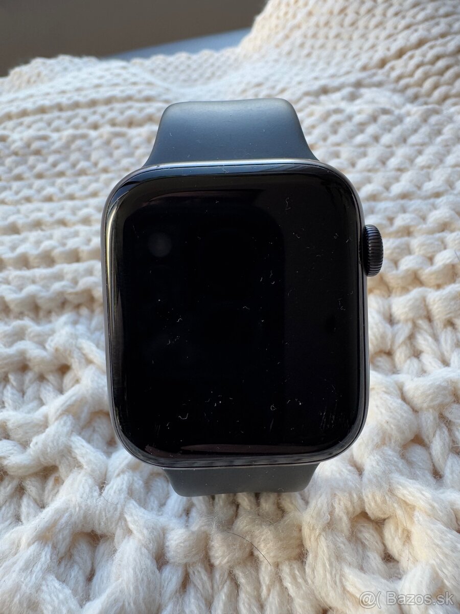 Apple Watch Series 6 (GPS)- 44 mm