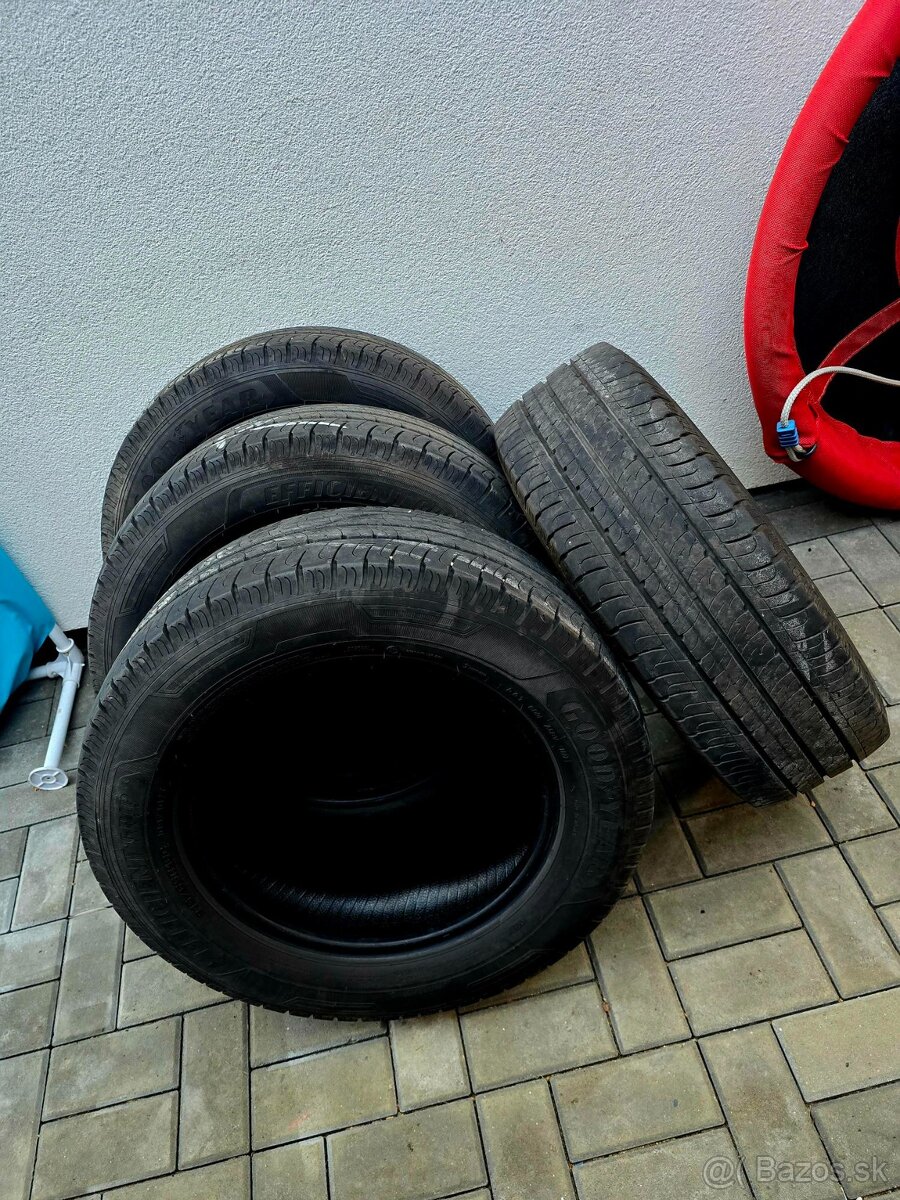 Letné pneu 215/65 R16C 109/107 T