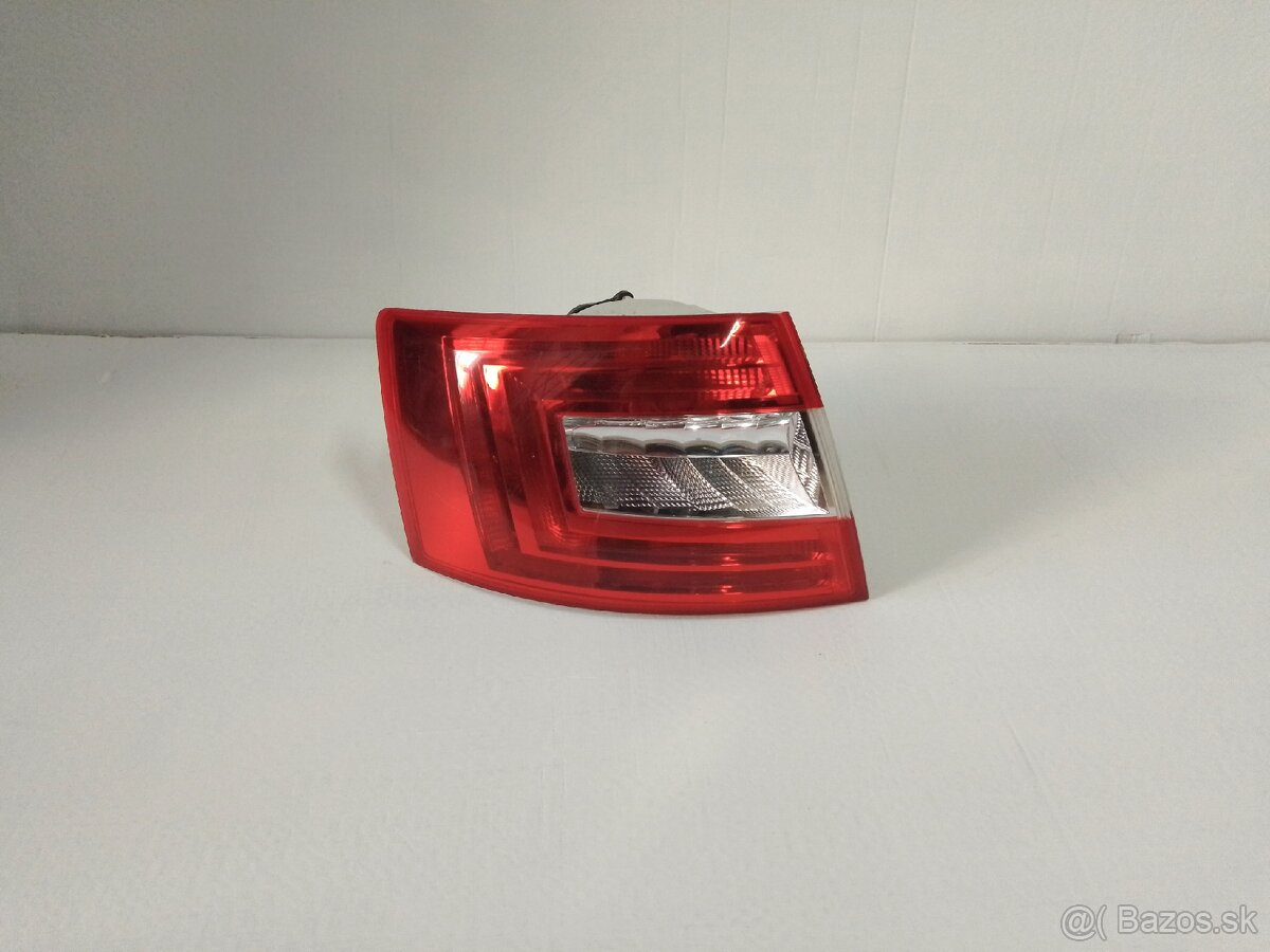 zadné ľavé svetlo Octavia 3 sedan